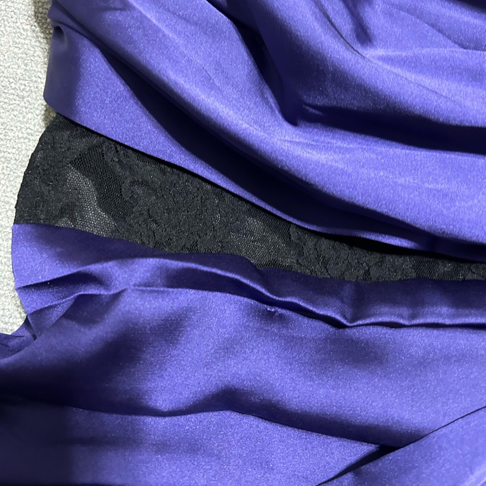 Express Purple Dress with black lace accents size 6 - Picture 3 of 10